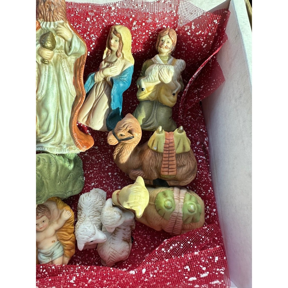 Nativity set 11 piece porceilin - Picture 2 of 3